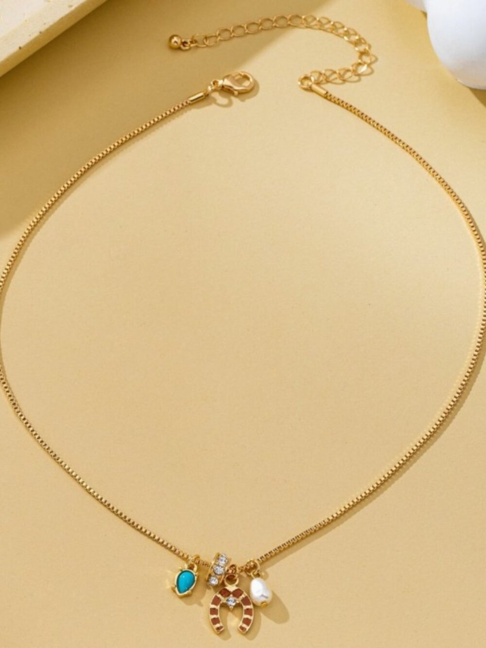 Horseshoe pendant charm necklace faux turquoise bead white pearl drop - Picture 3 of 3